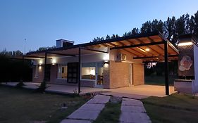 Casa de Campo Benegas con cochera y parrilla